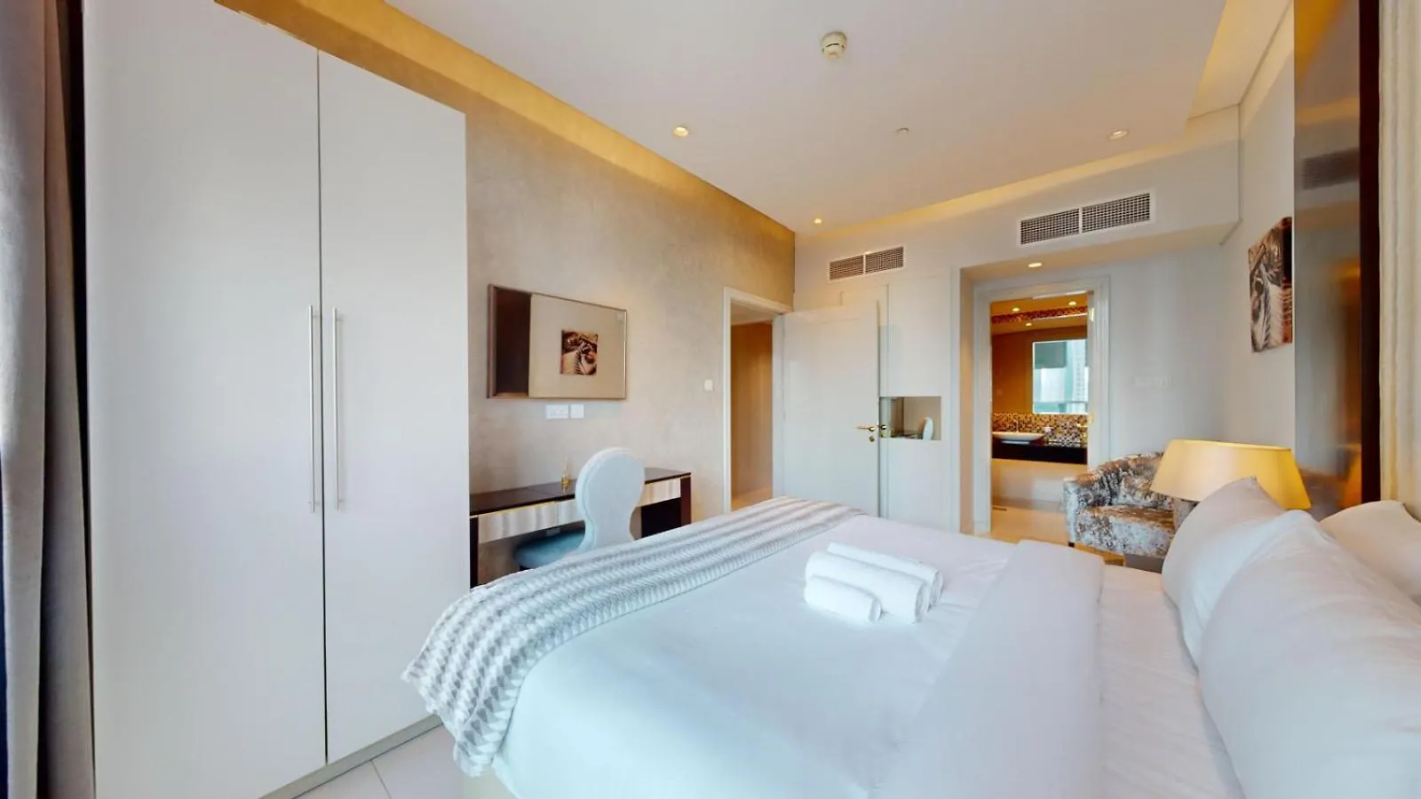 Appartement Upper Crest - Vibrant One Bedroom In Downtown Dubaï