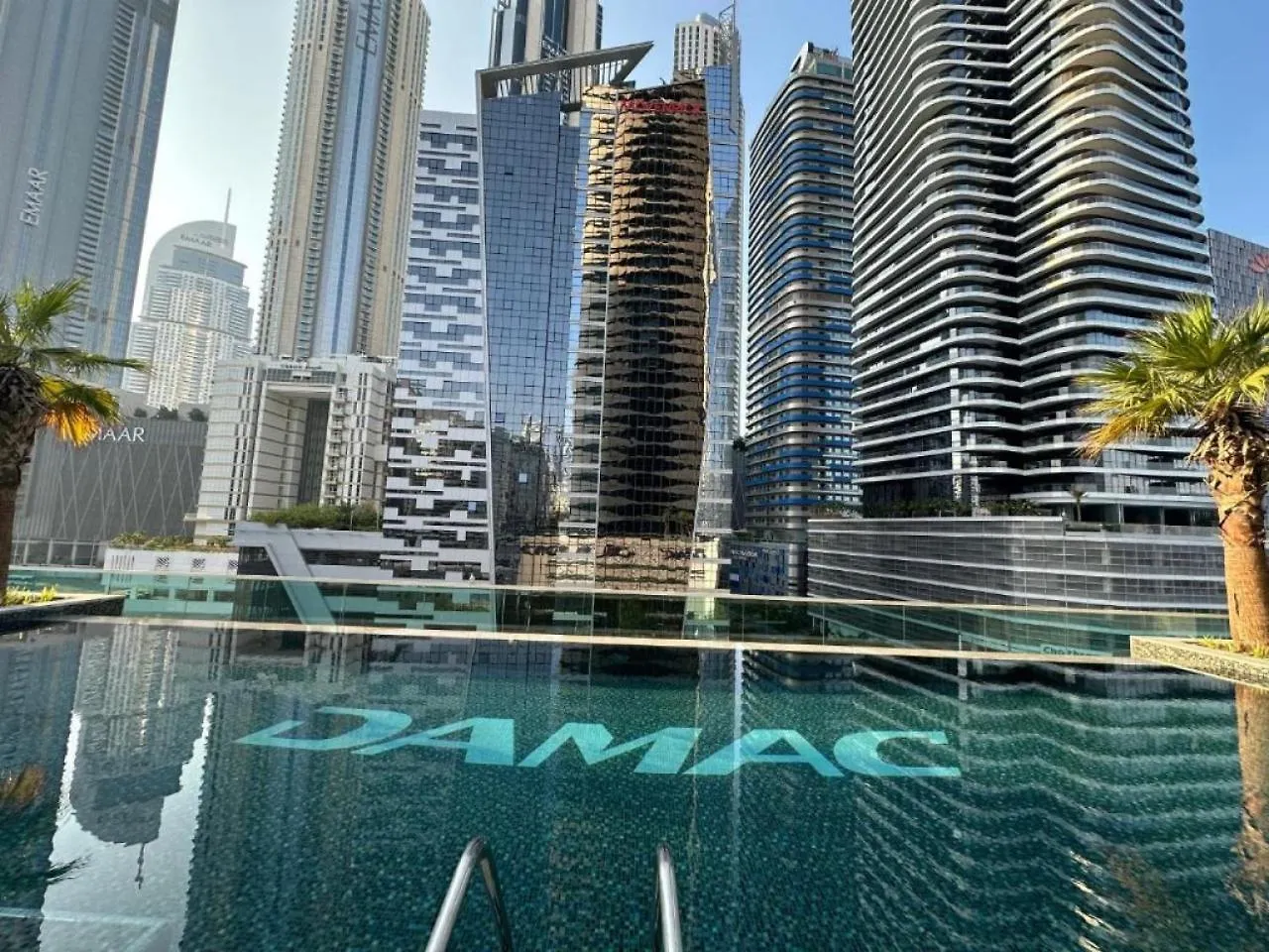 Upper Crest - Vibrant One Bedroom In Downtown Dubaï