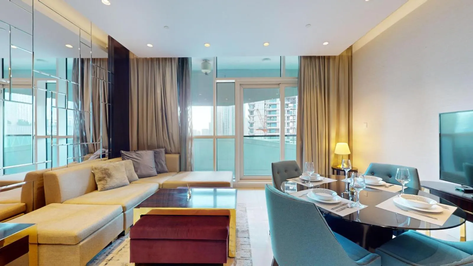 Upper Crest - Vibrant One Bedroom In Downtown Dubai 0*,